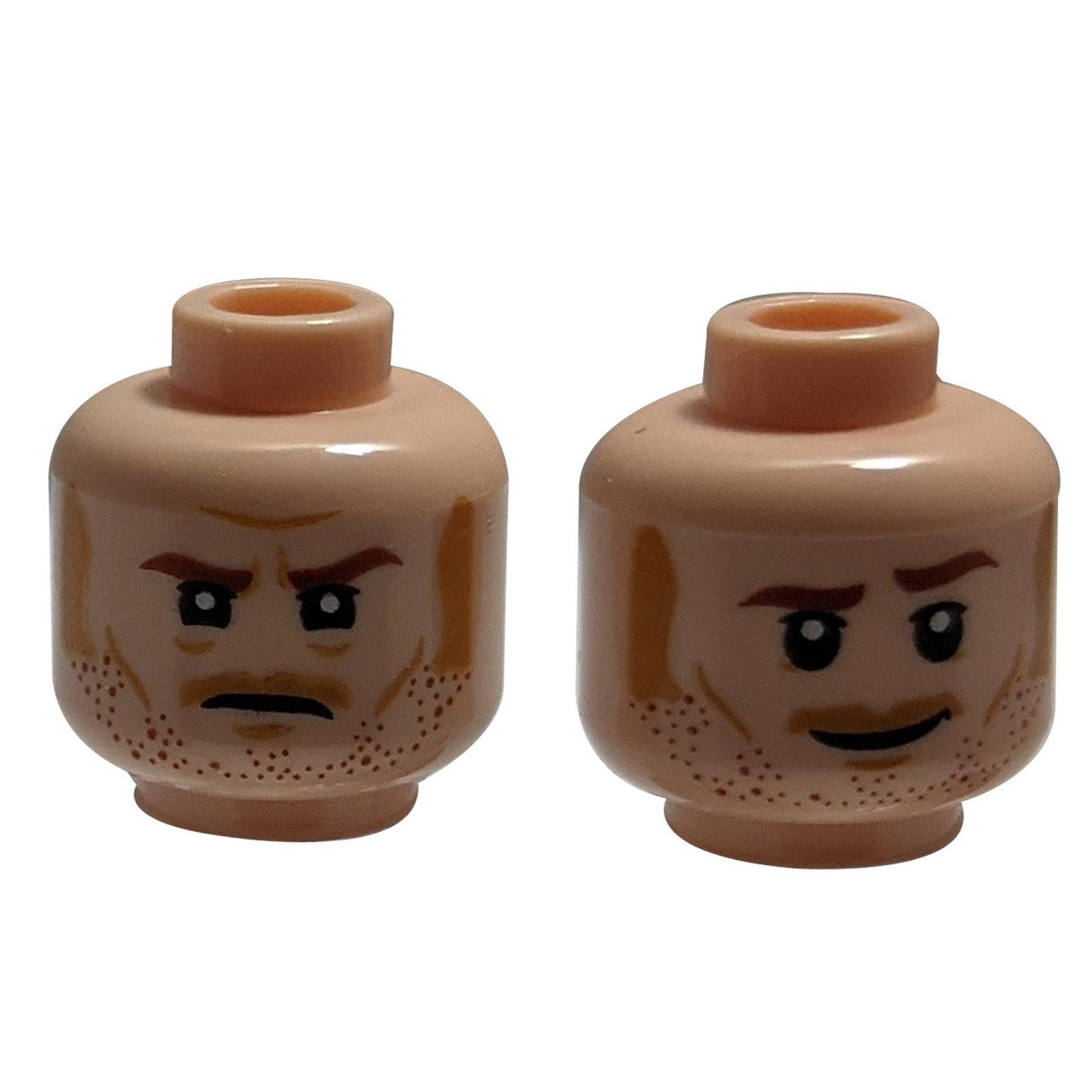 Minifigurka, hlava oboustranná s strništěm, kotletami, knírem, lícními liniemi a bradovým důlkem, úsměv / odhodlaný vzor - dutý hrot