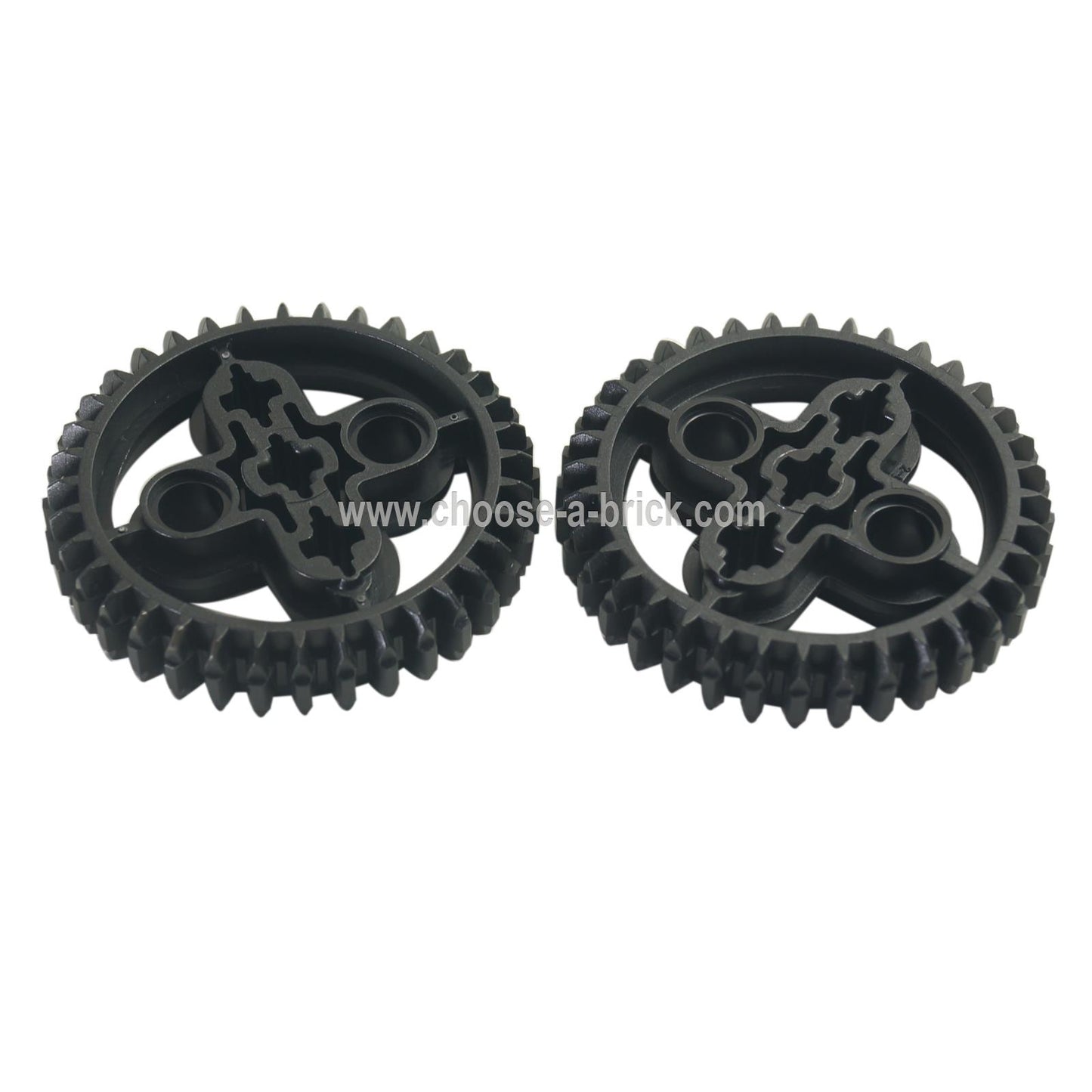 Dos engranajes de doble bisel de 36 dientes LEGO Technic (32498) en color negro mostrados uno al lado del otro sobre un fondo blanco.