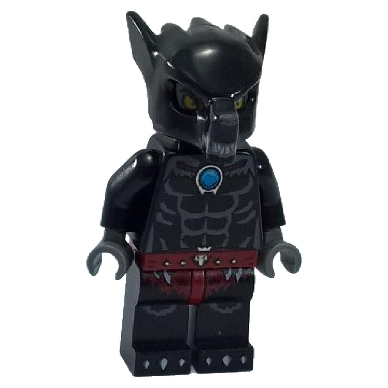LEGO® Wilhurt-Minifigur mit schwarzem Wolf-Helm, dunklem muskulösen Torso-Druck, rotem Utility-Gürtel und blauen Chi-Orb-Details – aus dem Wolf-Stamm in Legends of Chima.