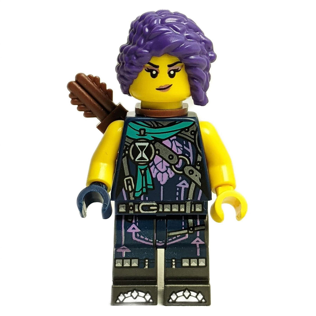 LEGO® DREAMZzz™ Minifigura Zoey con Marrone Rossastro Fodero per Frecce, Abbigliamento Avventuroso e Espressione Determinata