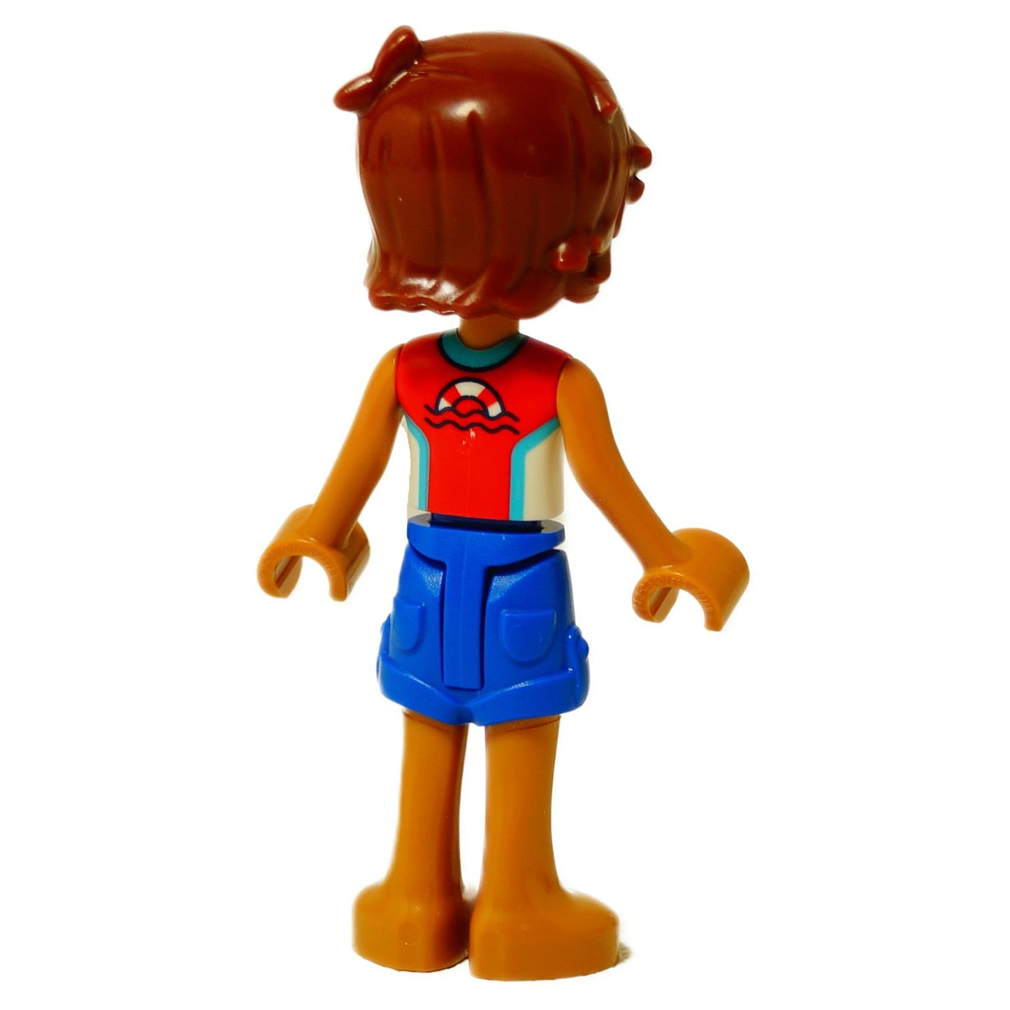LEGO® mini-muñeco Leo con un top de traje de neopreno y pantalones cortos azules, figura al estilo Friends vista de perfil trasero