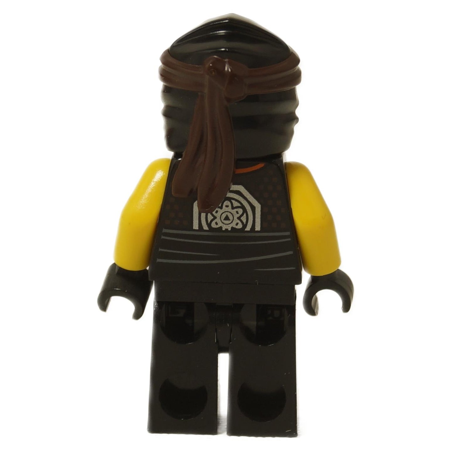Rückansicht von LEGO® NINJAGO Cole Minifigur (njo0551) mit bedrucktem Symbol auf dem Torso und schwarzer Kapuze.
