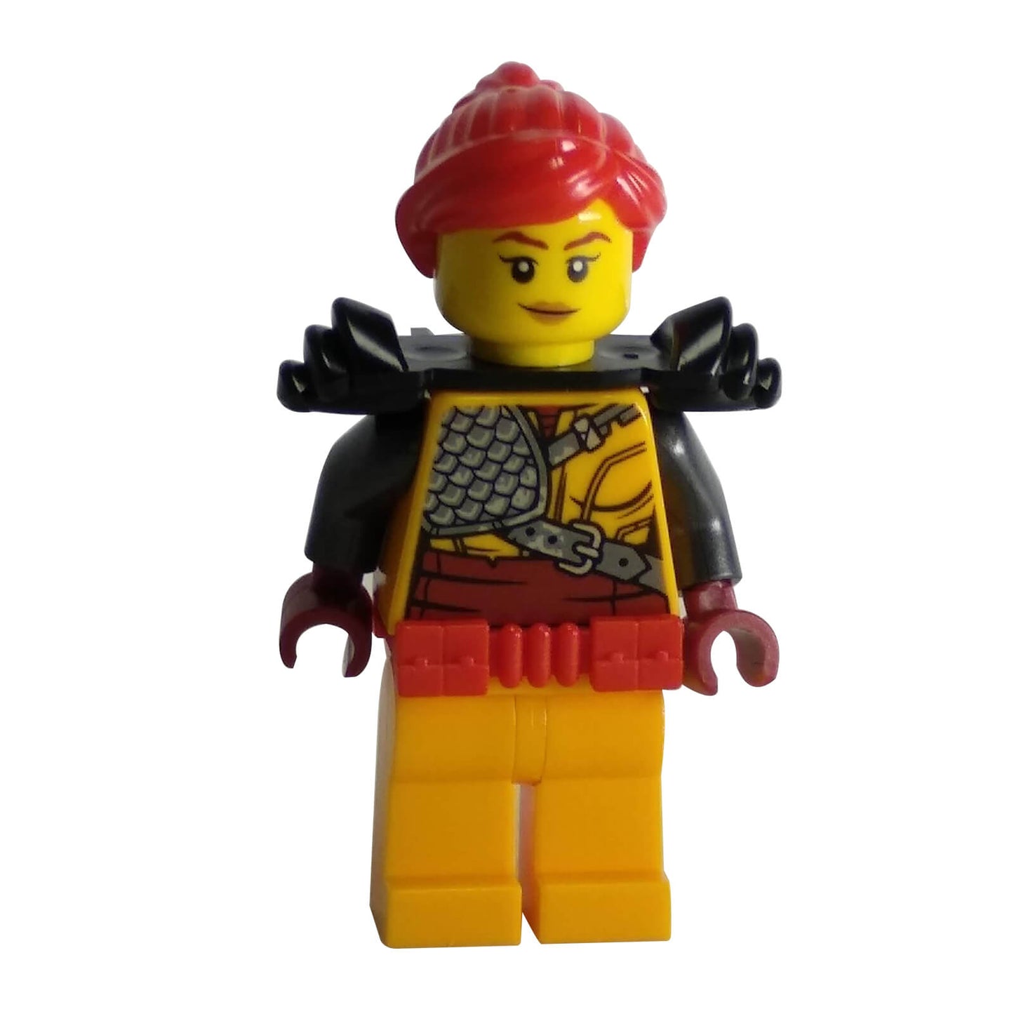 LEGO® NINJAGO minifigurka Skylor (njo477) v její tmavě oranžové "Hunted" sadě s stříbrnou ramenní zbrojí a maskovanou tváří.