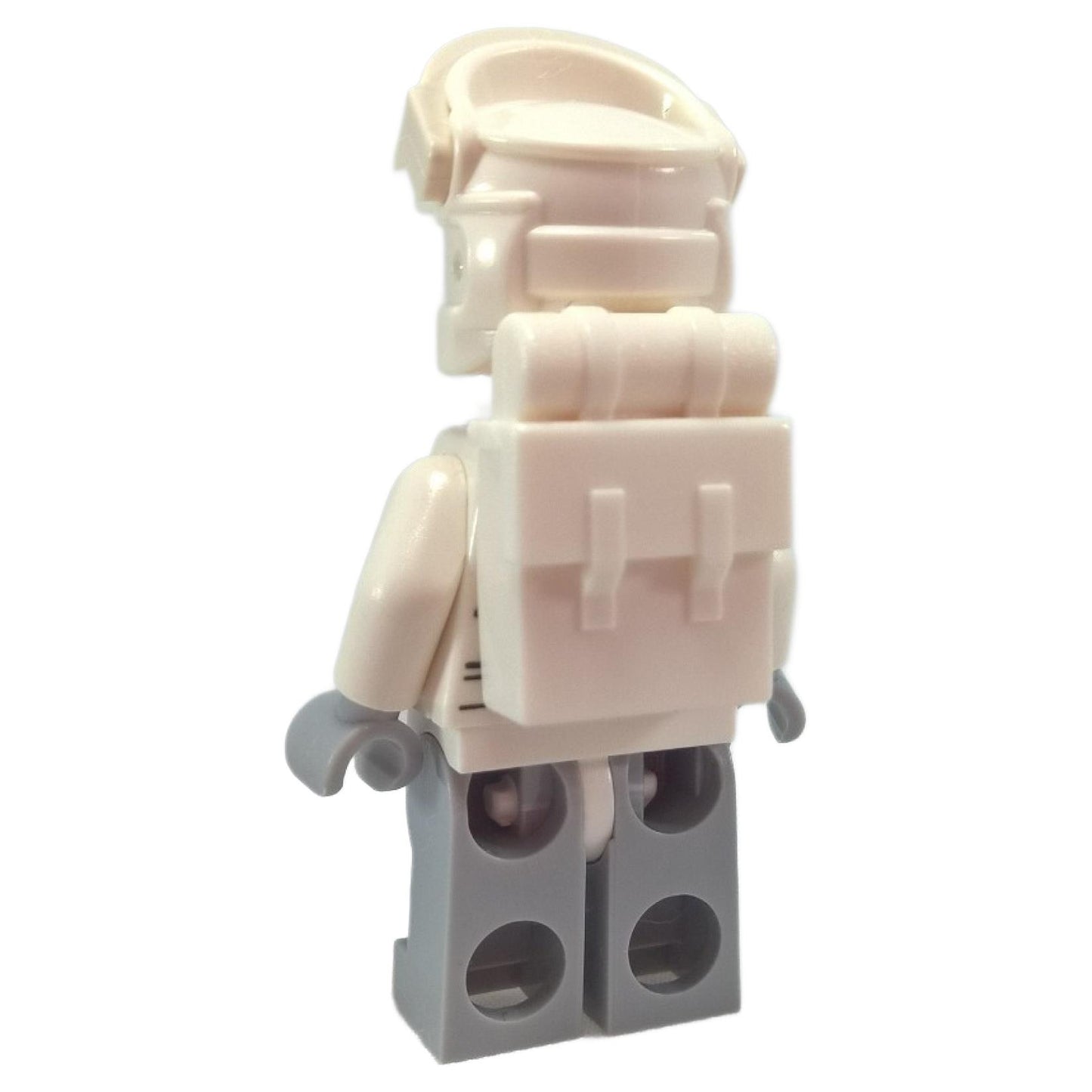 Vista trasera de LEGO® Star Wars Hoth Rebel Trooper Minifigura (sw0678) mostrando la mochila blanca y el casco con gafas adjuntas.