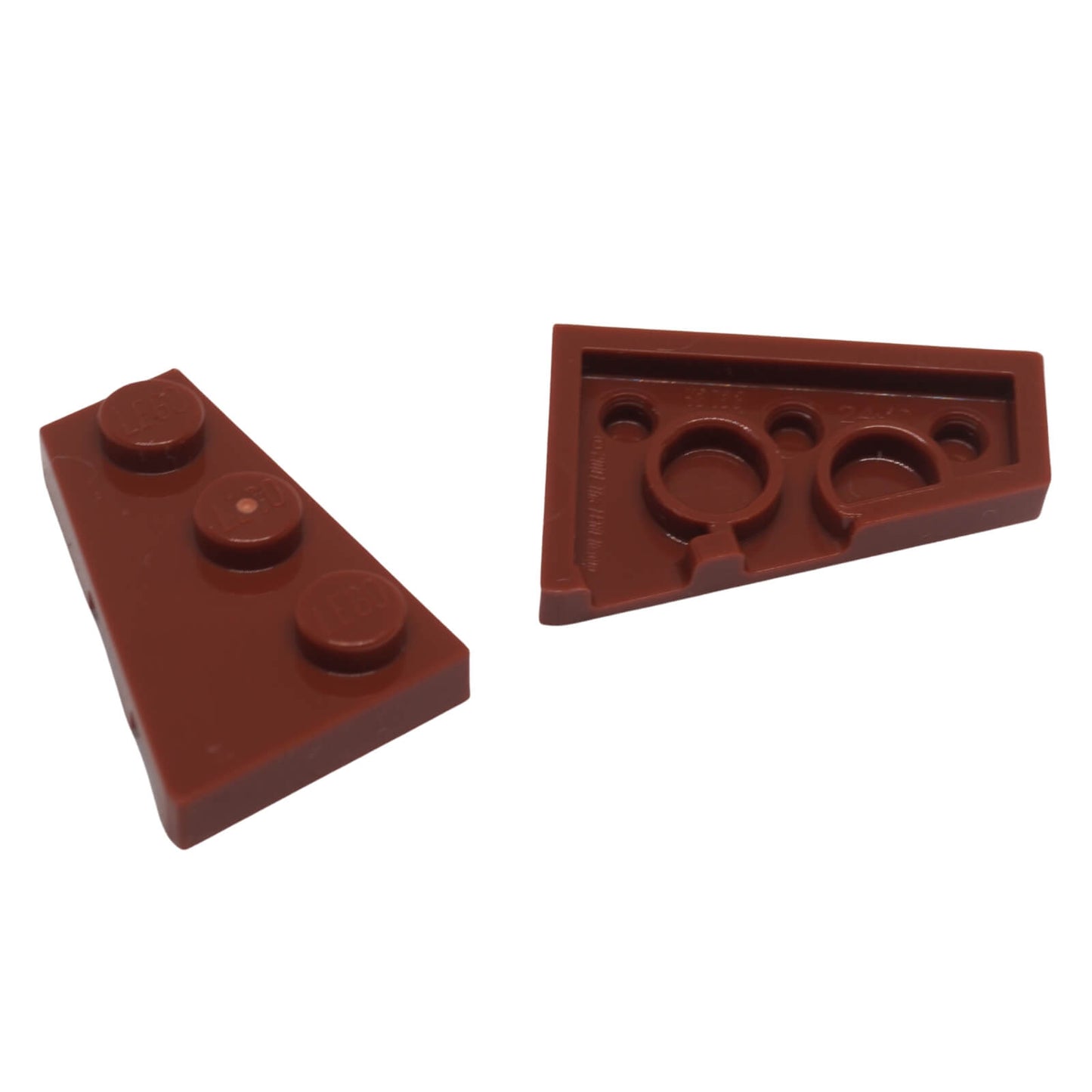 LEGO® Wedge Plate 3 x 2 Left (43723) in dark reddish brown, an angled plate designed for creating aerodynamic shapes, wings, and asymmetrical builds.