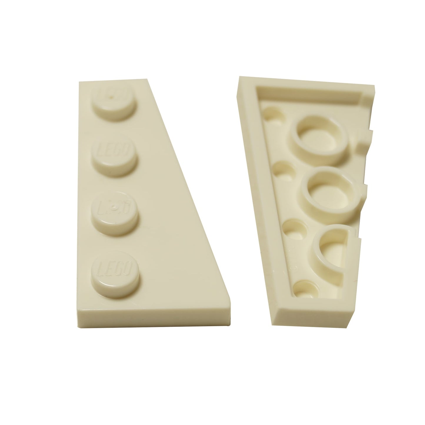 LEGO® Wedge Plate 4 x 2 Right (41769) in white, an angled plate ideal for streamlined vehicles, wings, and detailed asymmetrical designs.