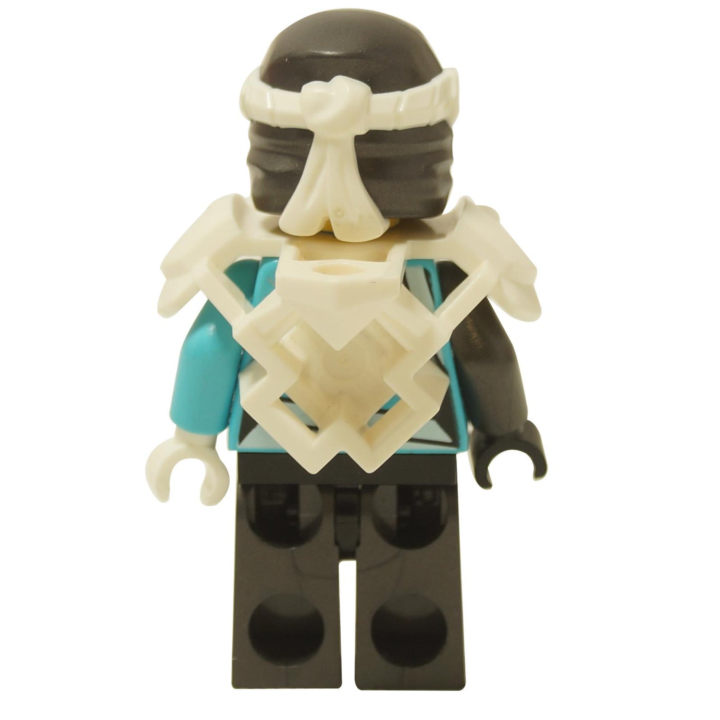 LEGO® Nya Digi Nya minifigure back view with white shoulder armor and scabbard attachment close-up