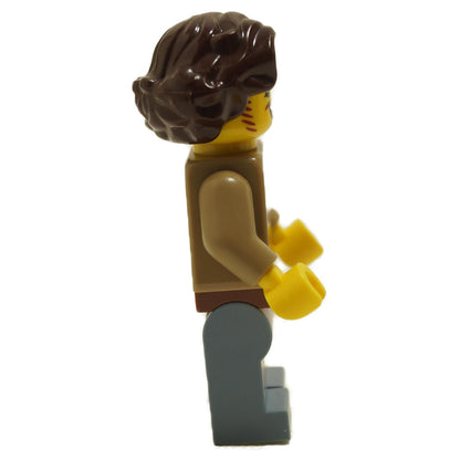 Tavern Keeper - Male, Reddish Brown Apron, Sand Blue Legs, Dark Brown Hair