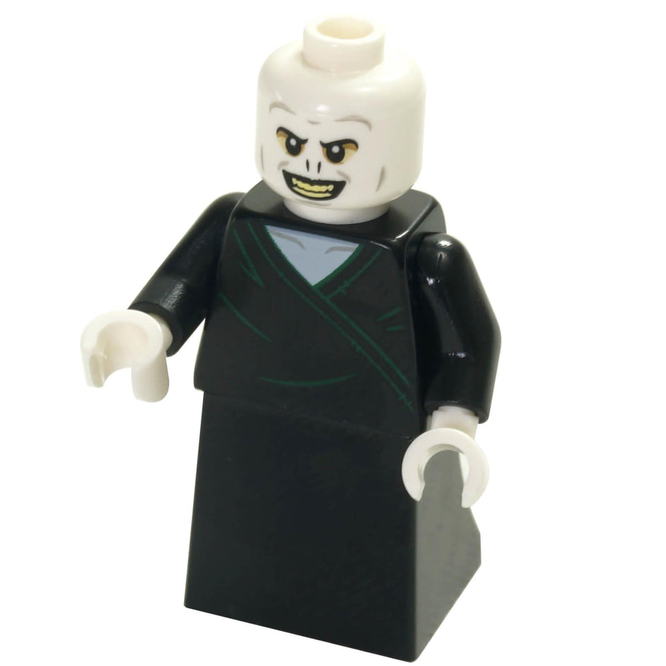 LEGO® Minifigura de Lord Voldemort con cabeza blanca, túnicas negras y varita del set El Ascenso de Voldemort (hp197)