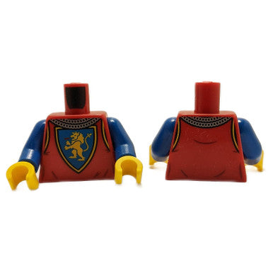 Sobretodo de Castillo, Collar de Cota de Malla Plateada, Emblema de Escudo de León Amarillo sobre Fondo Azul 