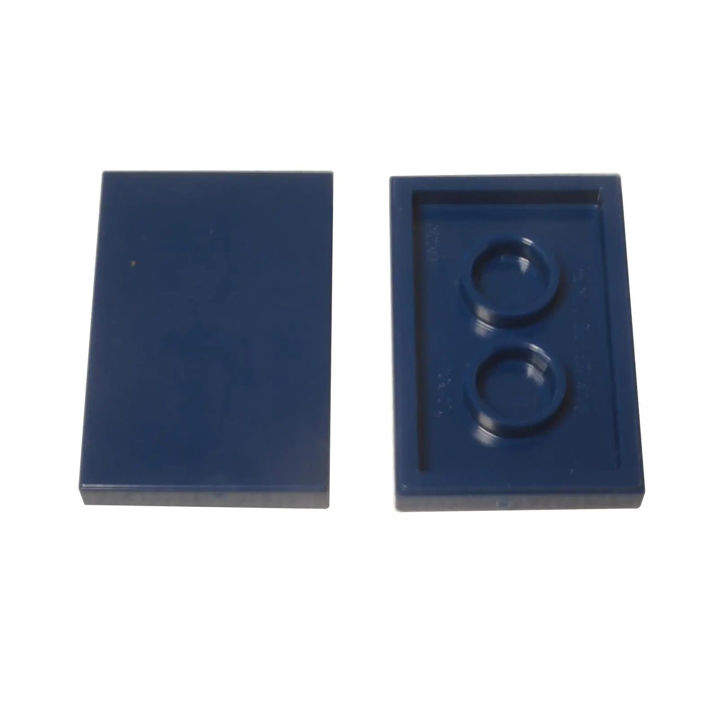 LEGO® Tile 2x3 in durable plastic, in dark blue, perfect for smooth surfaces, flooring, and decorative MOC detailing.
