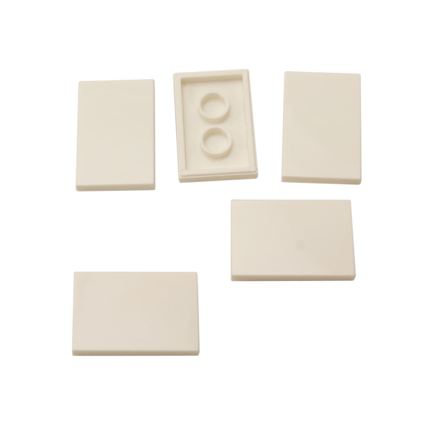 LEGO® Tile 2x3 in durable plastic, in White, perfect for smooth surfaces, flooring, and decorative MOC detailing.
