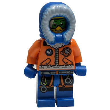 Minifigure LEGO Esploratore Artico, giacca arancione, occhiali verdi, vista frontale