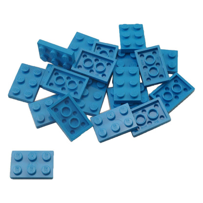 LEGO® Placa 2x3 de plástico duradero color azul oscuro, ideal para construcciones estructurales, bases y conexiones MOC versátiles.

