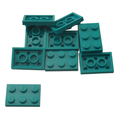 LEGO® Placa 2x3 de plástico duradero color turquesa oscuro, ideal para construcciones estructurales, bases y conexiones MOC versátiles.
