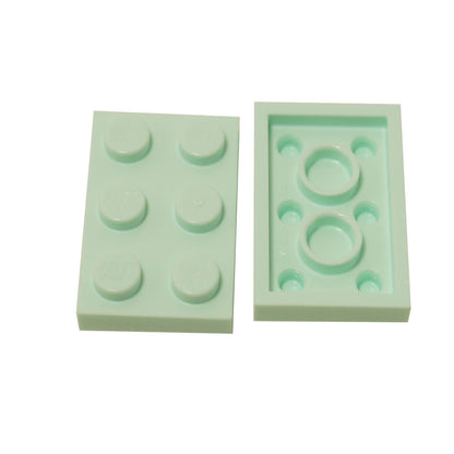 LEGO® Placa 2x3 de plástico duradero color aqua claro, ideal para construcciones estructurales, bases y conexiones MOC versátiles.
