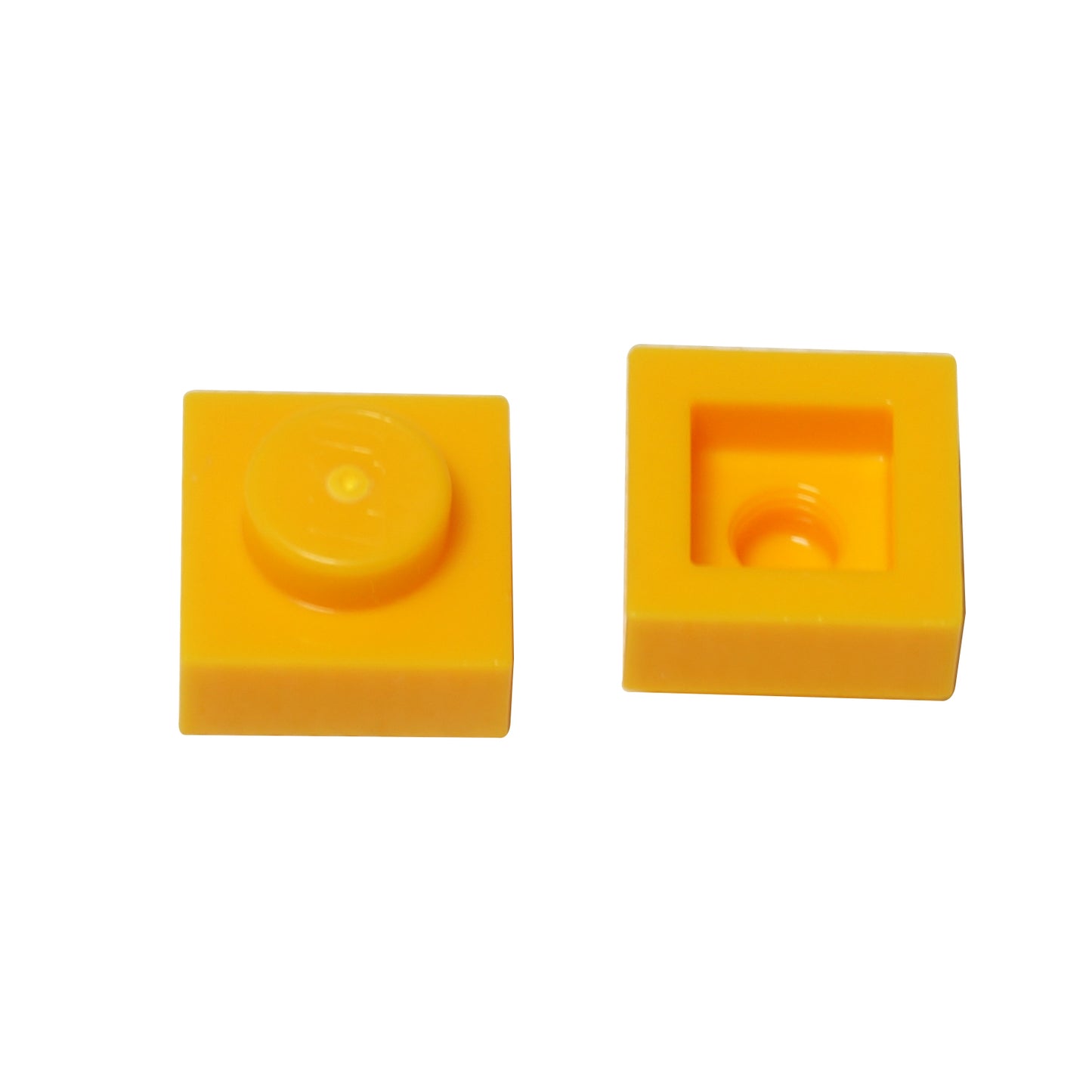 LEGO® Placa 1x1 en naranja claro brillante, un elemento básico versátil ideal para detalles, espaciado y conexiones precisas de MOC.
