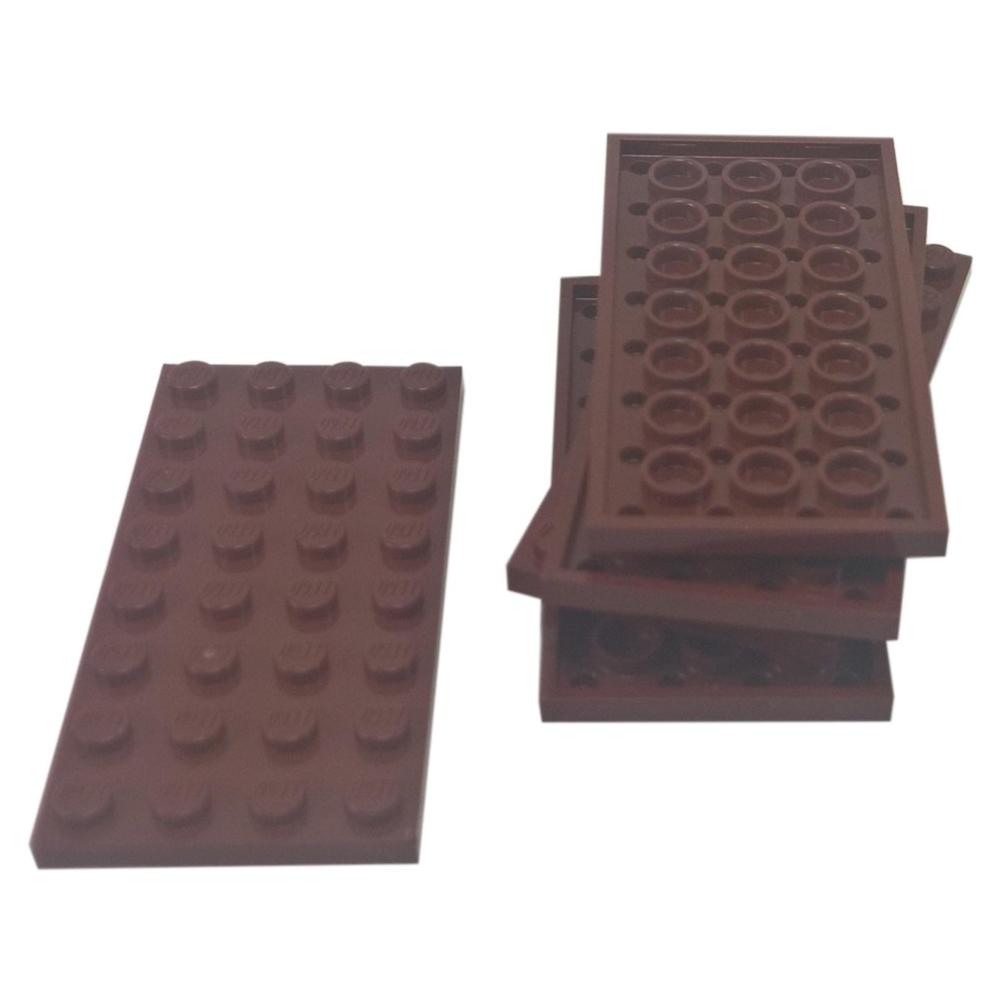 LEGO® Piastra 4 x 8 (3035) pezzo base rettangolare per creare piattaforme robuste e supporto strutturale in marrone rossiccio.