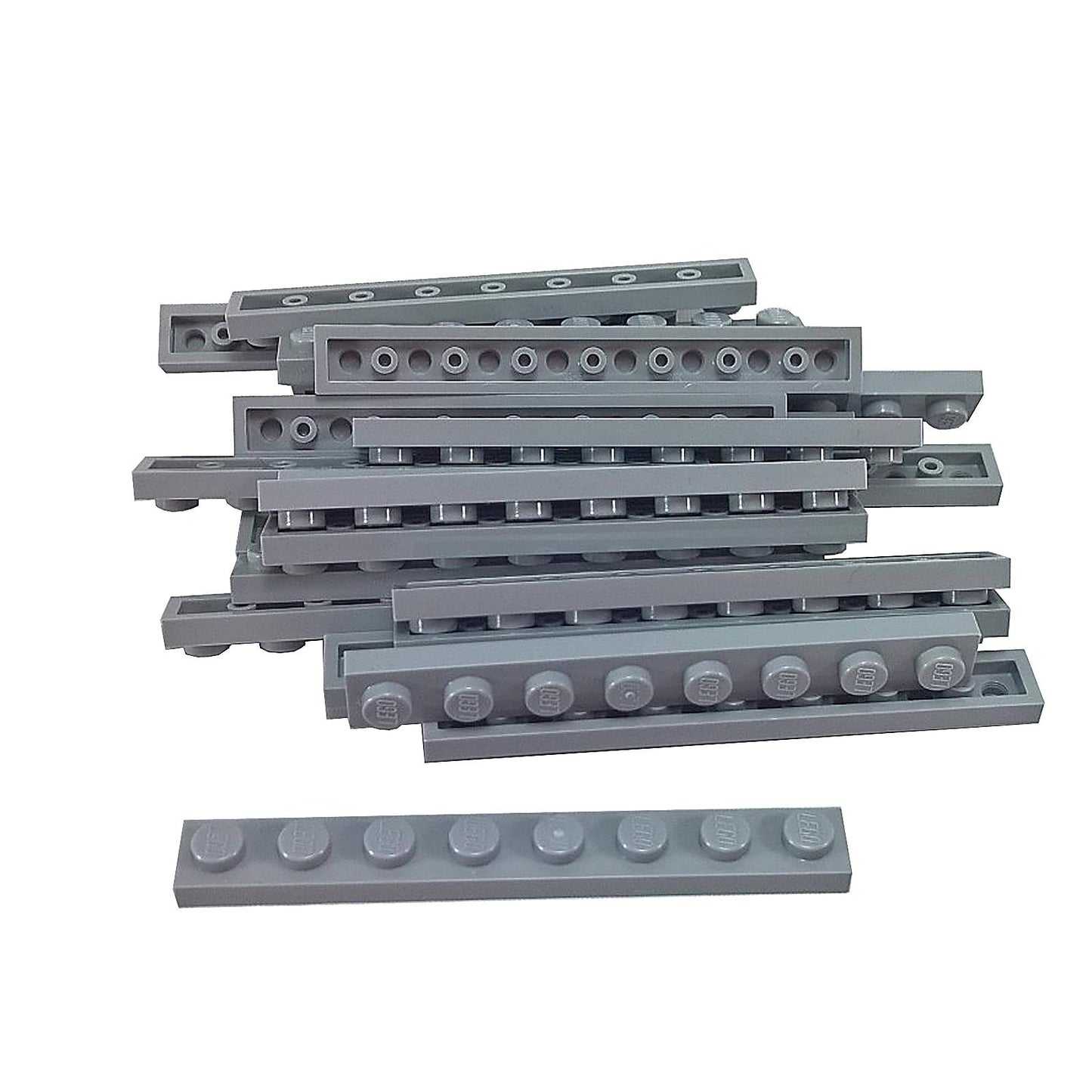 LEGO® Levy 1 x 8 (3460) pitkä kapea rakennusosa rakenteellista tukea ja yksityiskohtaisia tiilirakennelmia varten vaaleansinisessä harmaassa.