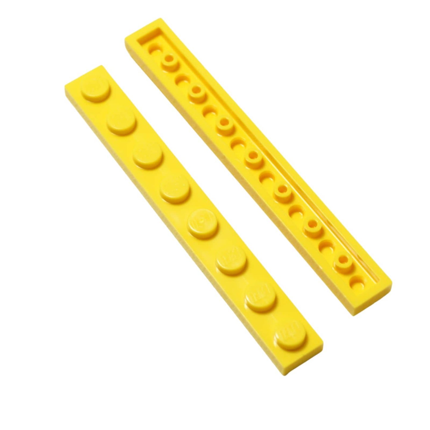 LEGO® Levy 1 x 8 (3460) pitkä kapea rakennusosa rakenteellista tukea ja yksityiskohtaisia tiilirakennelmia varten keltaisessa.
