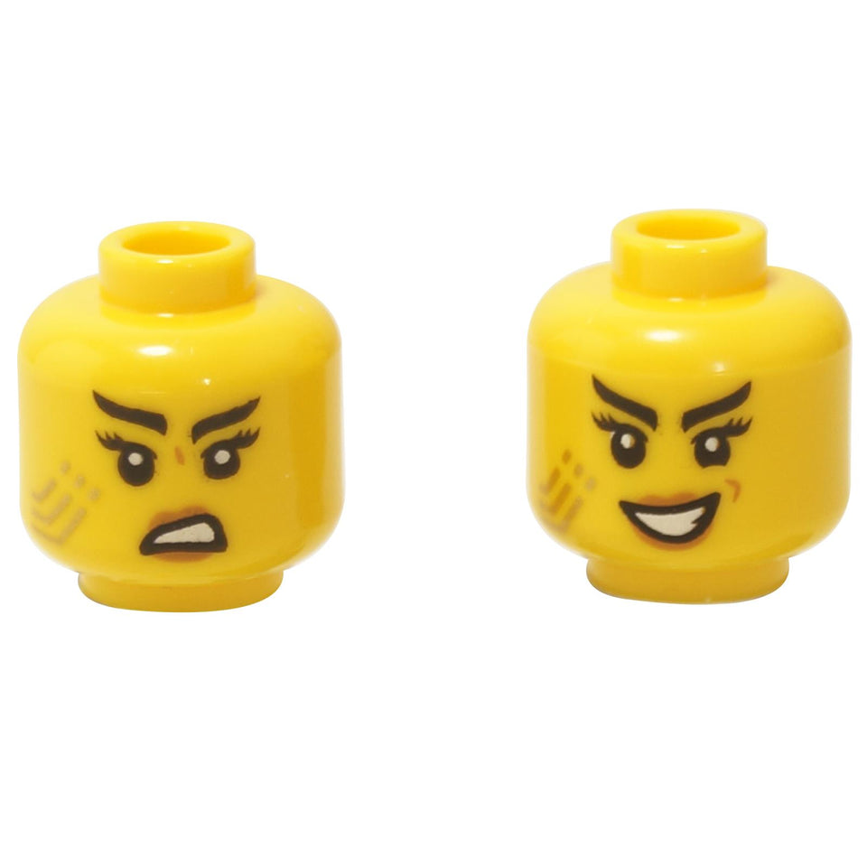 Viste frontale e posteriore della testa del minifigure a doppio lato LEGO® (3626pb3543) in giallo, che mostra un sorriso sicuro da un lato e un'espressione arrabbiata e determinata con segni sulle guance dall'altro.