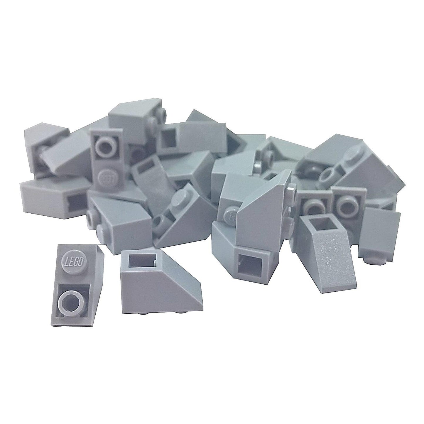 LEGO® pieza de pendiente invertida de 45 grados 2x1 3665 utilizada para detalles angulados y modelado en la parte inferior, gris azulado claro
