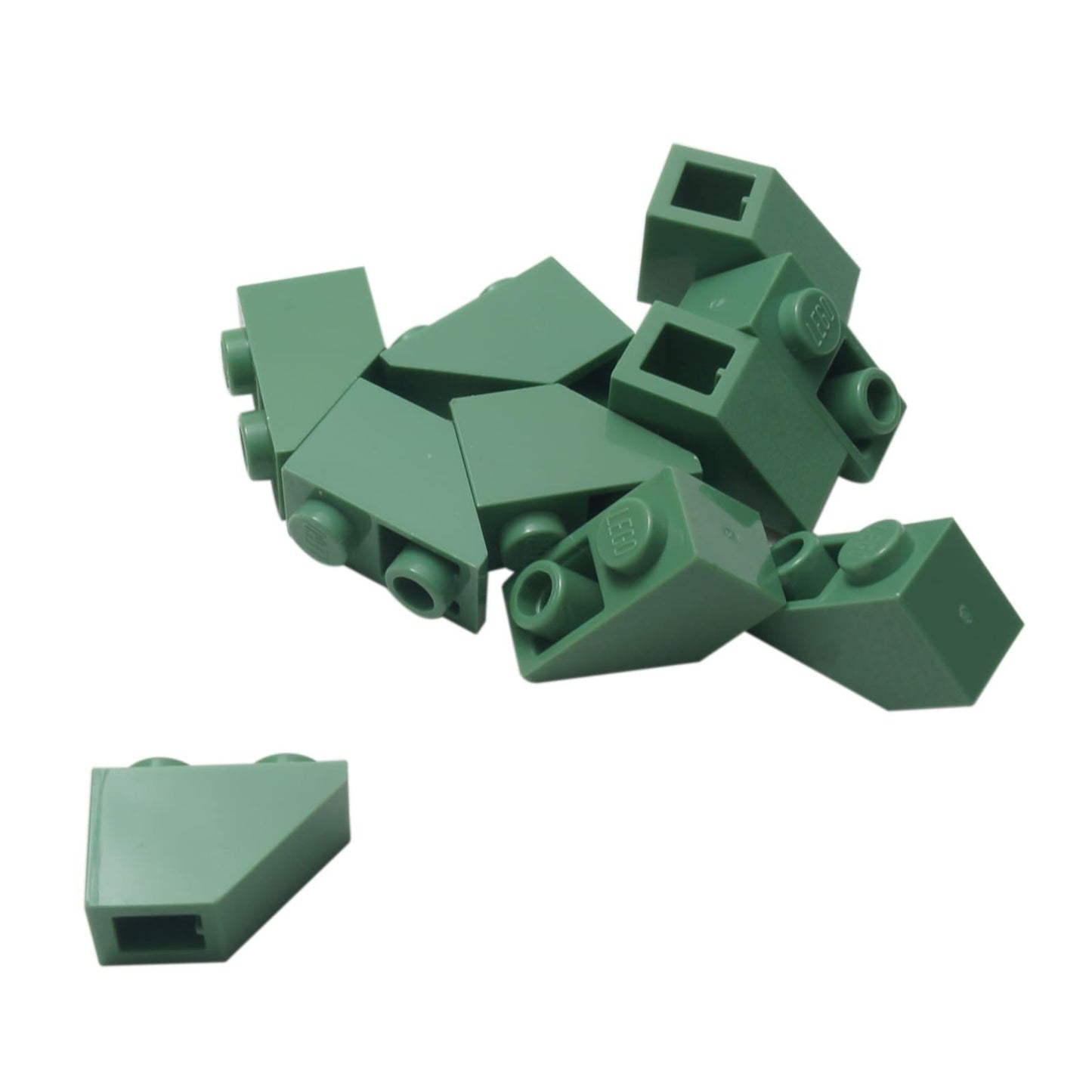 LEGO® pieza de pendiente invertida de 45 grados 2x1 3665 utilizada para detalles angulados y modelado en la parte inferior, verde arena

