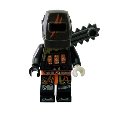 LEGO Ninjago minifigurka Arkade, čelní pohled s helmou a pilou.