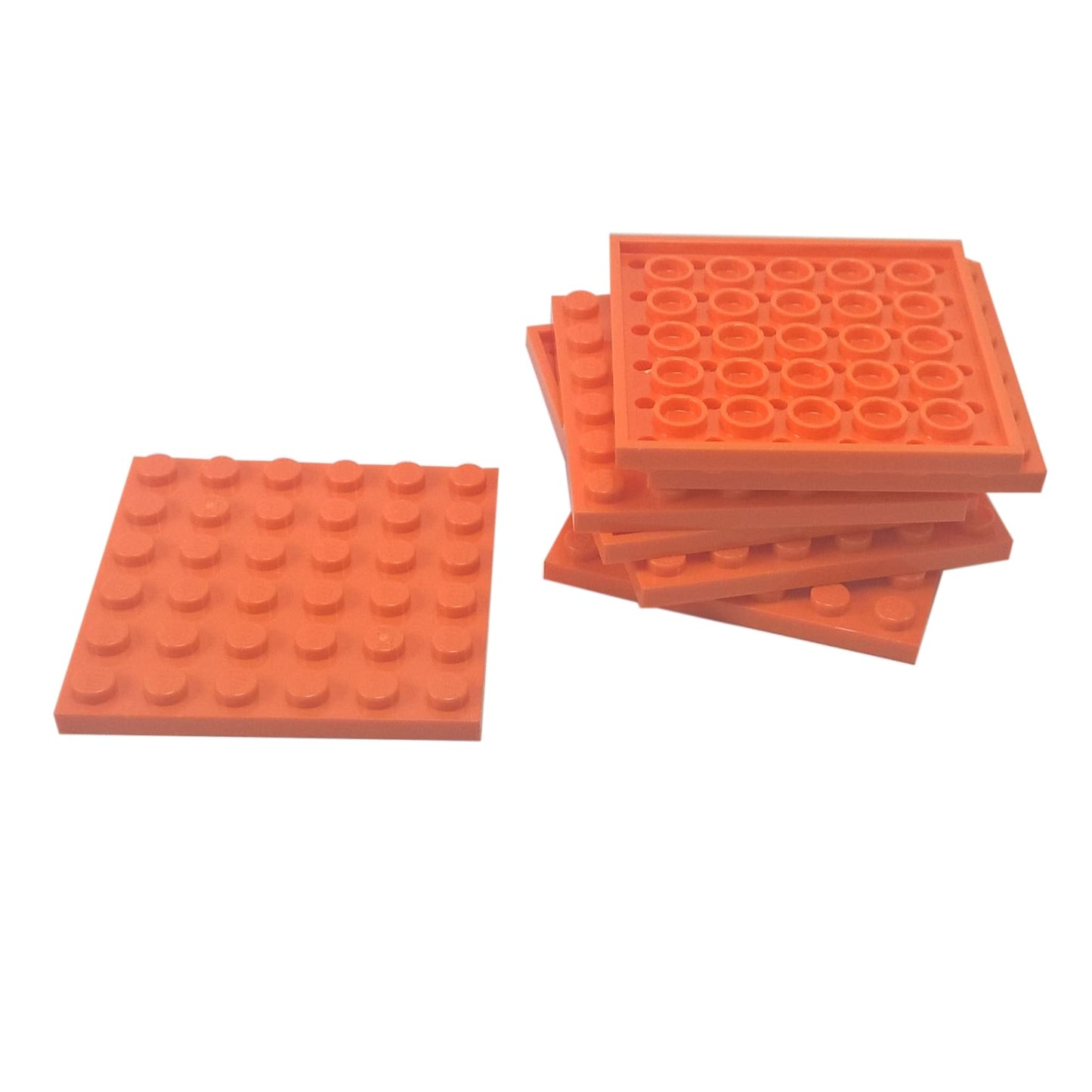 LEGO® 6x6-os lapka tartós narancssárga műanyagból, tökéletes alapok, platformok és masszív szerkezeti MOCs építéséhez.
