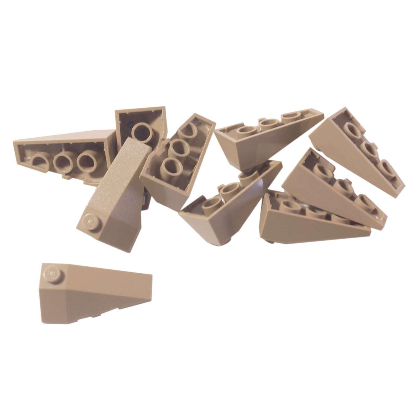 LEGO® pièce en coin 4x2 triple droite inclinée 43711 utilisée pour le détail angulaire sur les véhicules et les constructions, beige foncé
