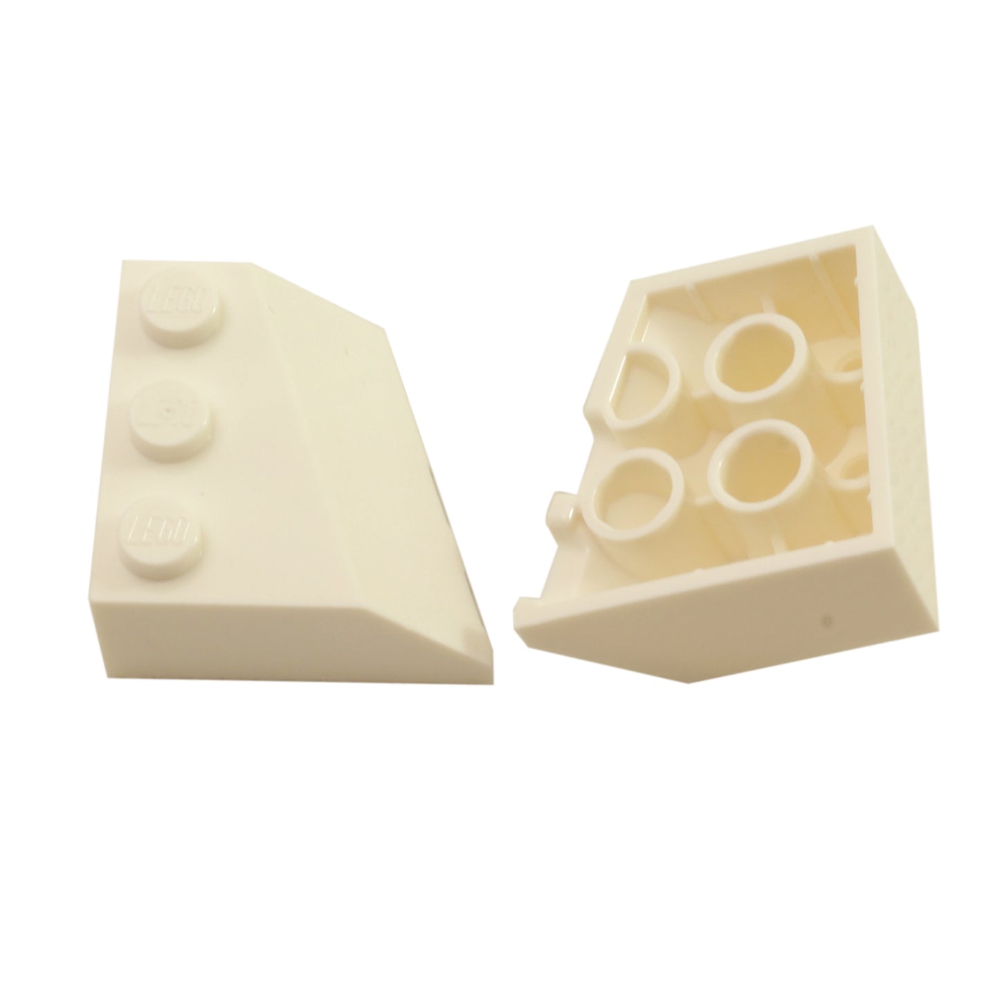 LEGO® wedge 48165 3 x 3 sloped right with three top studs and underside tubes white
