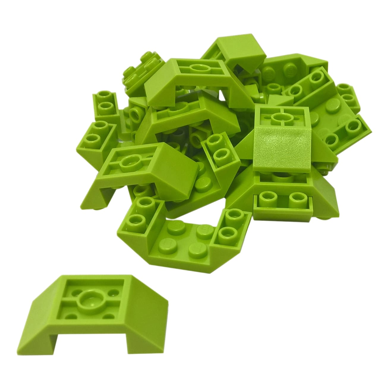 LEGO® Inverted Slope 45 4x2 Double v limetkové, ideální pro spodky vozidel, střechy a pokročilé úhlové MOCy.
