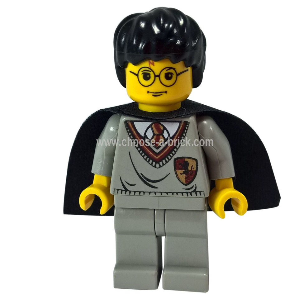 torso de escudo de Gryffindor de Harry Potter, piernas gris claro, capa negra con estrellas