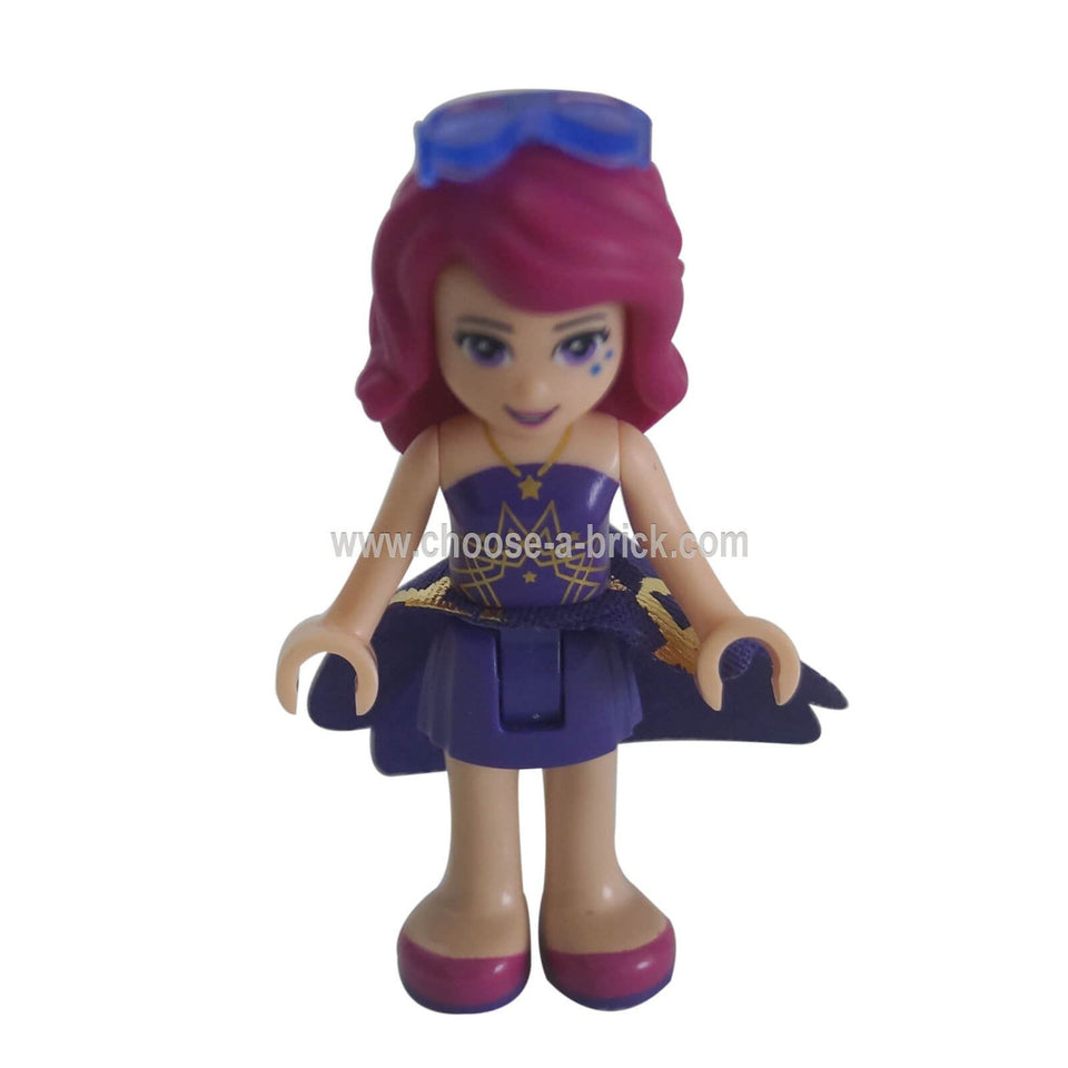 jupe violette foncée Livi avec des étoiles dorées et des lunettes de soleil