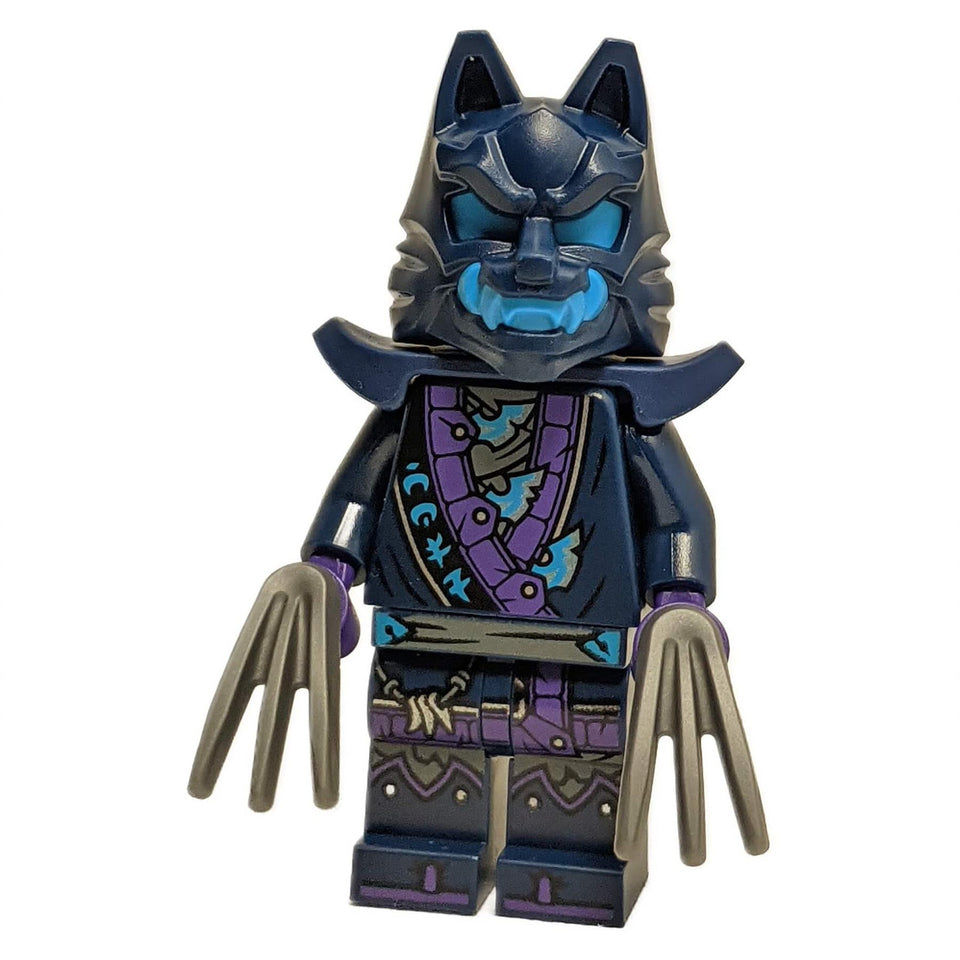 LEGO® Minifigura del Guerrero del Clan Lobo de NINJAGO con máscara de lobo azul oscuro, boca azul brillante, acentos morados y armas de garra plateadas.