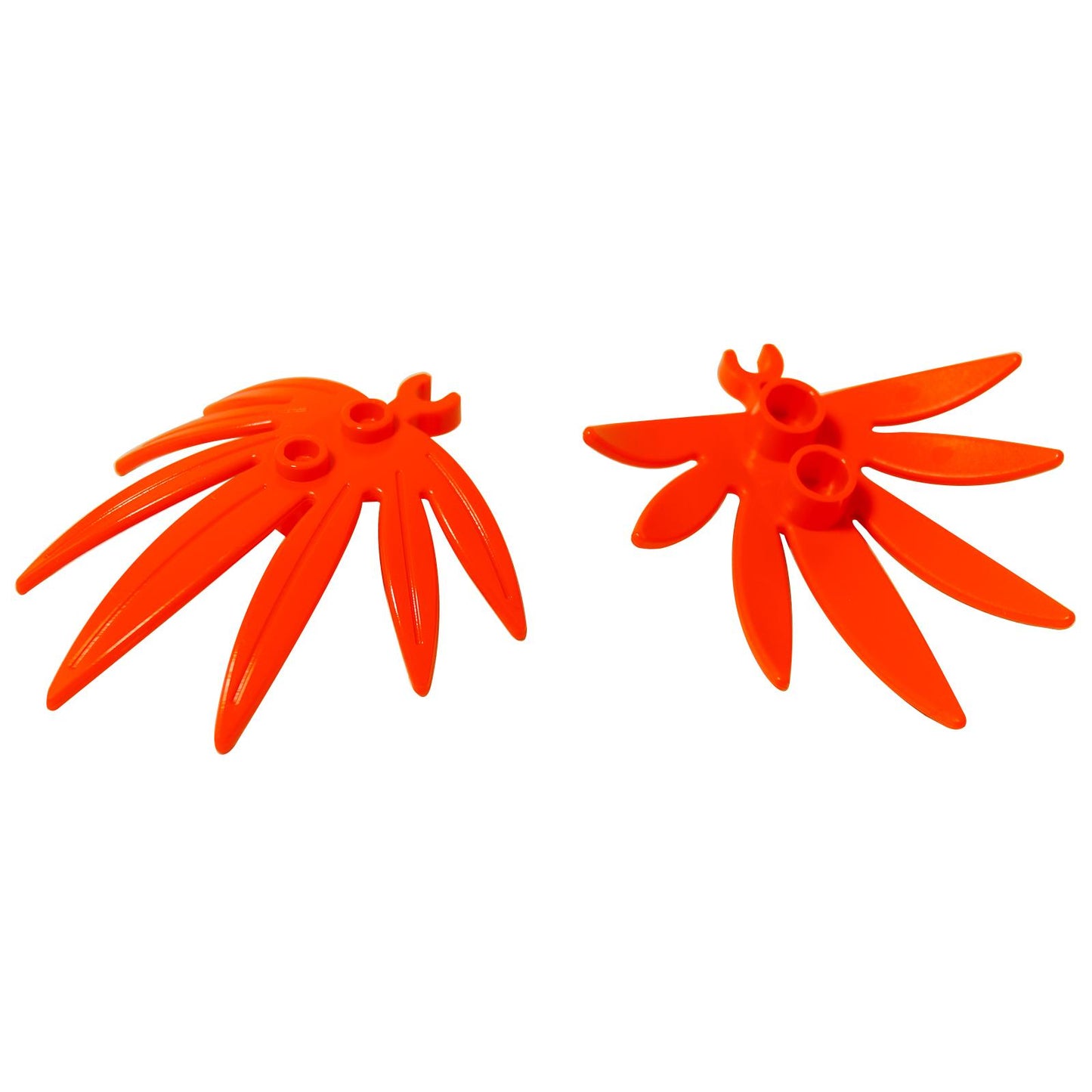 Naranja LEGO® piezas de hojas de planta 6x5 Swordleaf con clip (10884) exhibidas sobre un fondo blanco.  