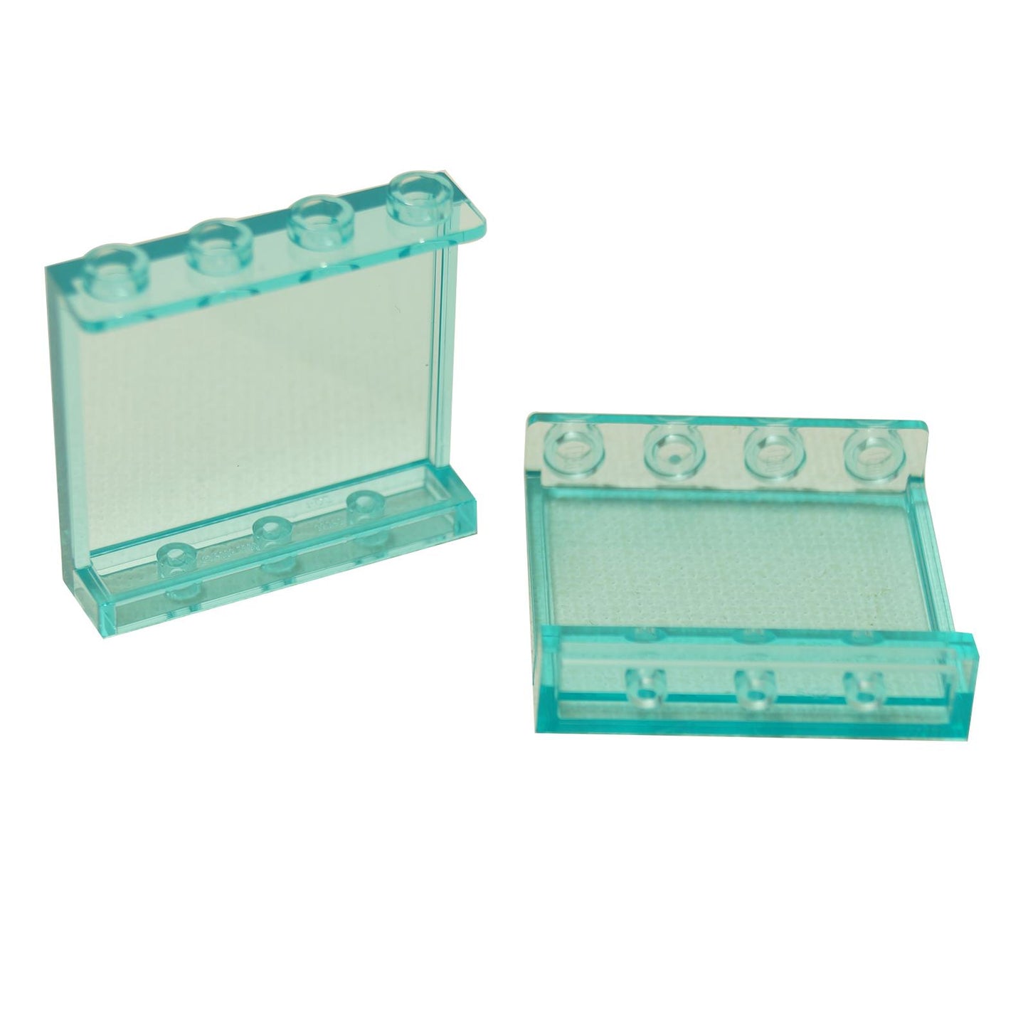 LEGO® Panel 1 x 4 x 3 with Side Supports – Hollow Studs (60581) in Trans-Light Blue. Commonly used for water effects, futuristic windows, and sleek architectural models.