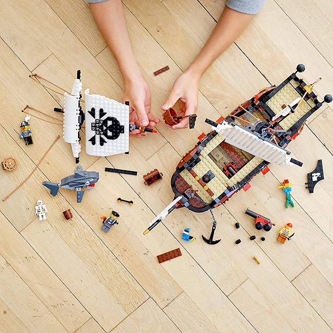LEGO® クリエイター パイレーツシップ (31109) | 3-in-1 トイセット