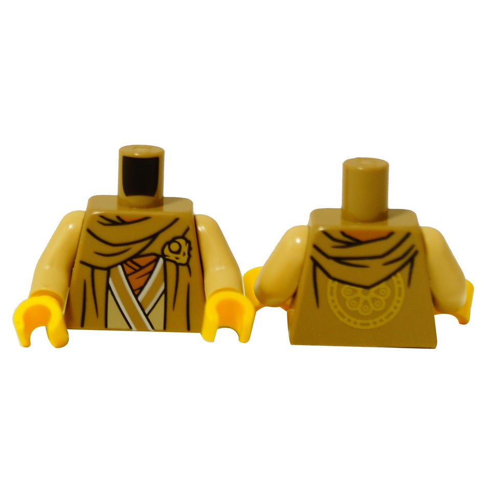 LEGO® torsul minifigurii în nuanță închisă de bej cu ținută de robă, emblemă de dragon și imprimeu cu medalion pe piept și spate