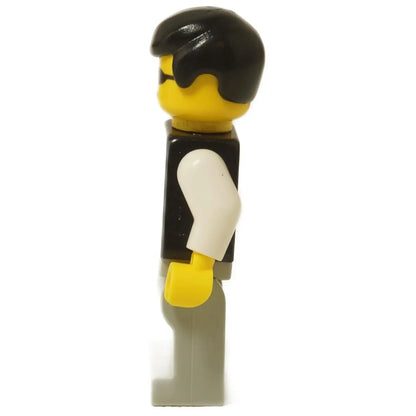 LEGO® Minifigura Policía Sheriff cop037 vista lateral con chaleco negro, brazo blanco, piernas grises y cabello negro.