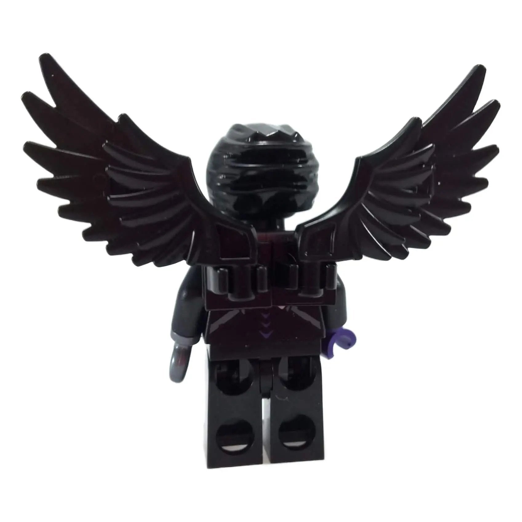 Vista trasera de LEGO® Leyendas de Chima Razar Minifigura con alas negras y armadura oscura.
