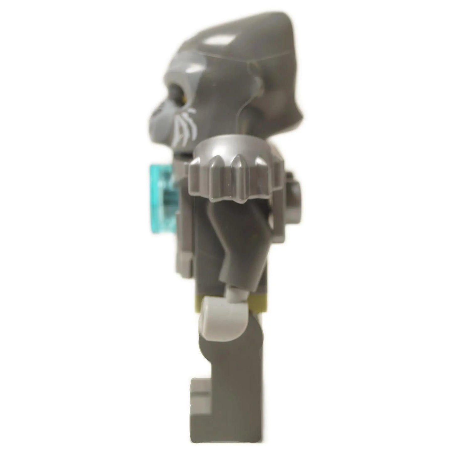  LEGO® Legends of Chima Grumlo minifigure (loc048) from the Gorilla Tribe, wearing heavy silver armor with a blue CHI orb. Side view.