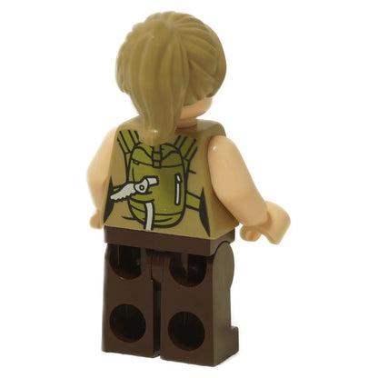 Rear view of the LEGO® Jurassic World Zora Bennett minifigure (jw135) displaying a printed olive-green backpack design with zipper and key detail.