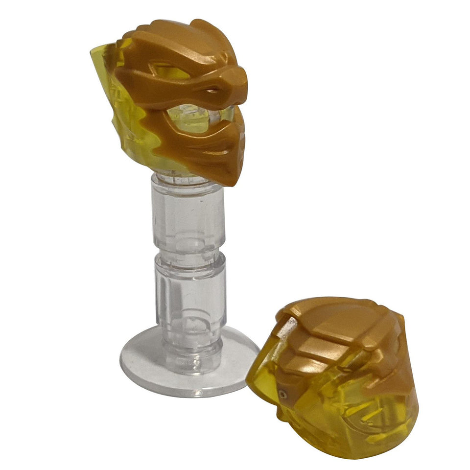 Minifigura, Casco con llamas en la parte trasera con patrón de cara de dragón dorado perlado moldeado 