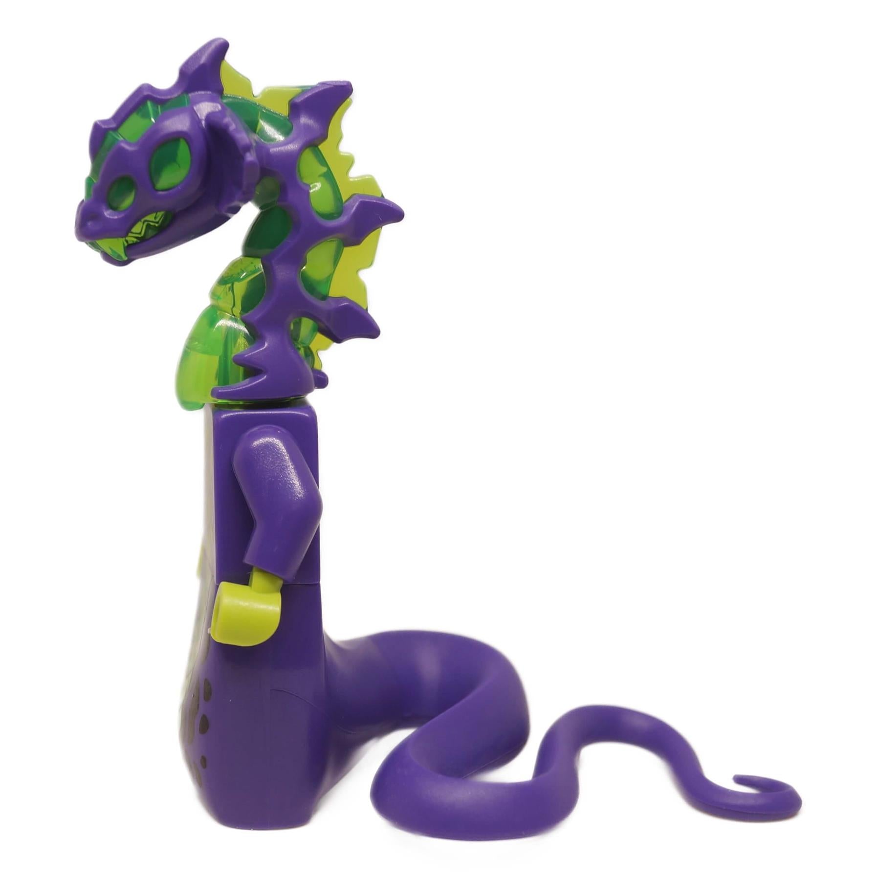 LEGO® Vista lateral de NINJAGO® Acid Monster mostrando cuernos largos y curvados S4
