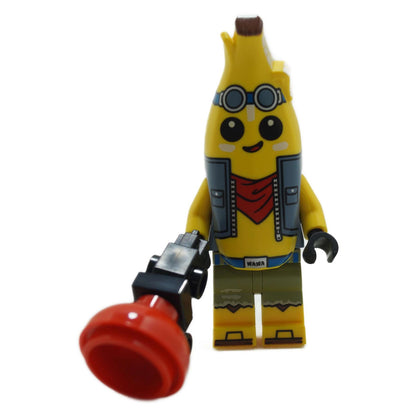 LEGO® Fortnite Abenteuer Peely Minifigur mit Entdeckerbrille, rotem Schal, taktischer Weste und Plungerwaffe