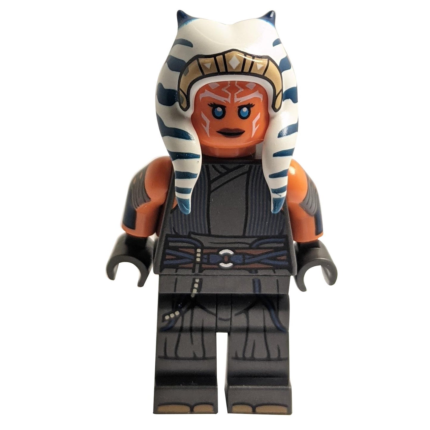 Ahsoka Tano adult minifigure front view with printed arms, dark outfit, and blue white headpiece
