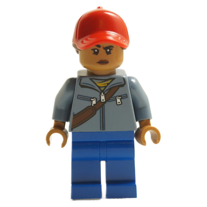 LEGO Amber Grant、赤色の帽子、グレーのジャケット、正面