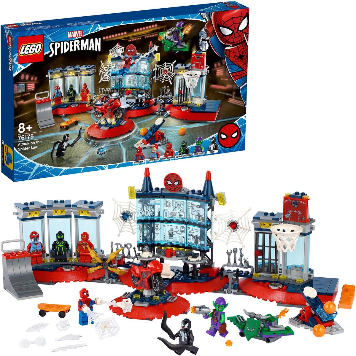 Construido LEGO® el display de Marvel Spider-Man Attack on the Spider Lair 76175 con la sede completa, minifiguras y la caja original en el fondo.