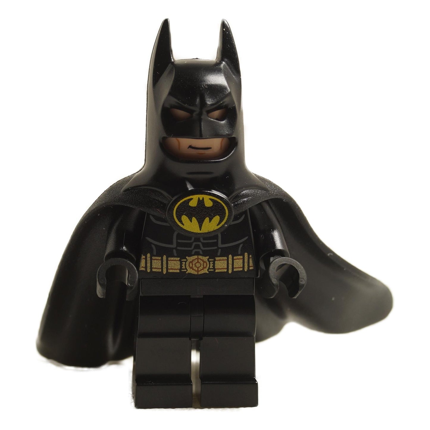 LEGO Batman minifigurka (1992), přední pohled, jednodílná kápě a plášť.